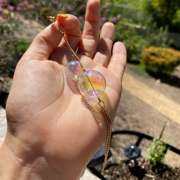 Gold dangle earrings with clear shiny glass beads - Picture 6 of 7